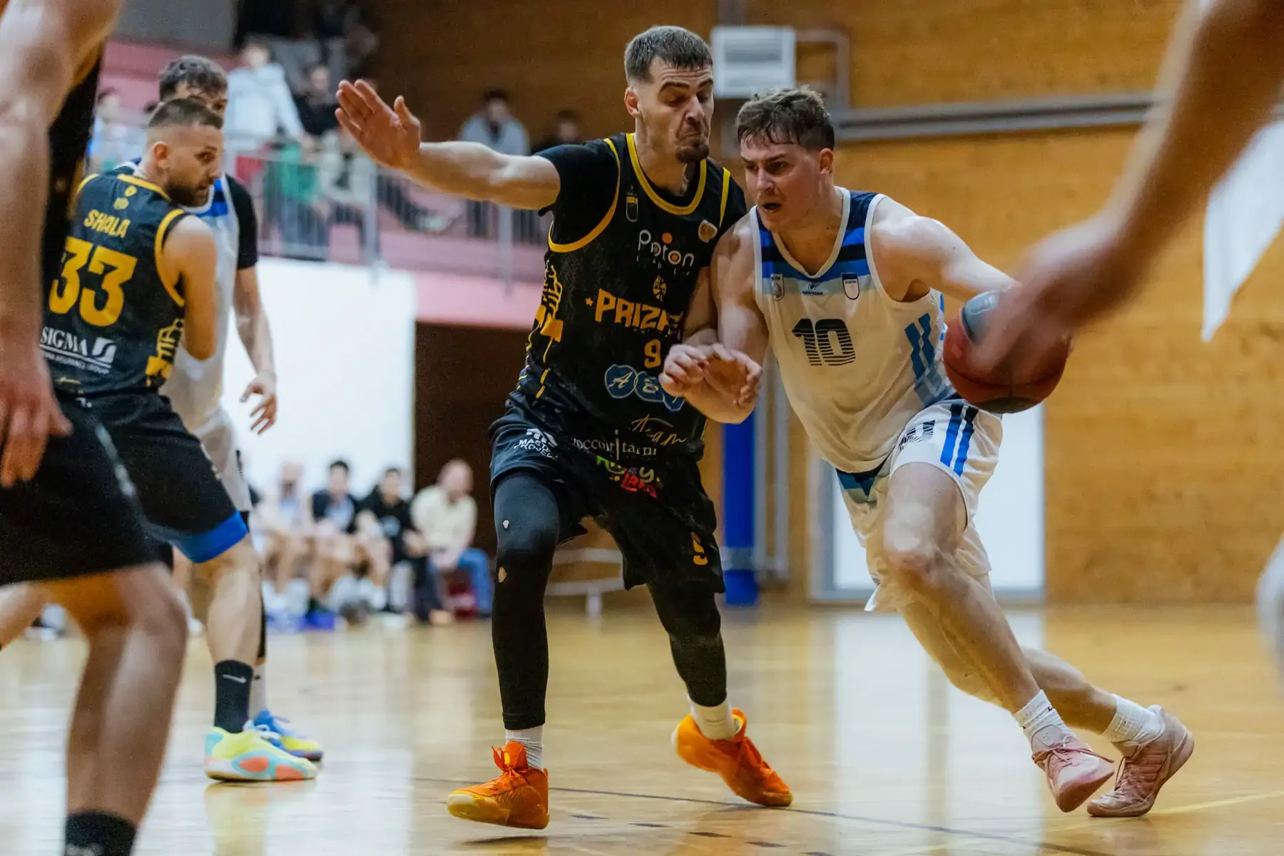 Proton Cable Prizreni kundër Dritës — duel në fushë